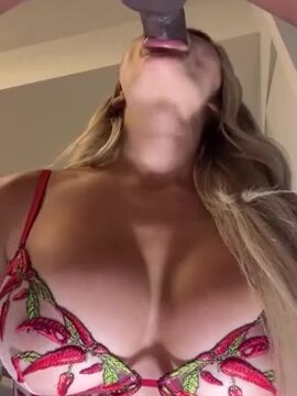 LaylaRayneXO-ScarlettKissesXO Big Cock Orgasm – Onlyfans Leaked