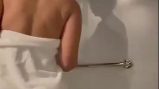 Franncchii Onlyfans Leaks – Nude In Bathtub